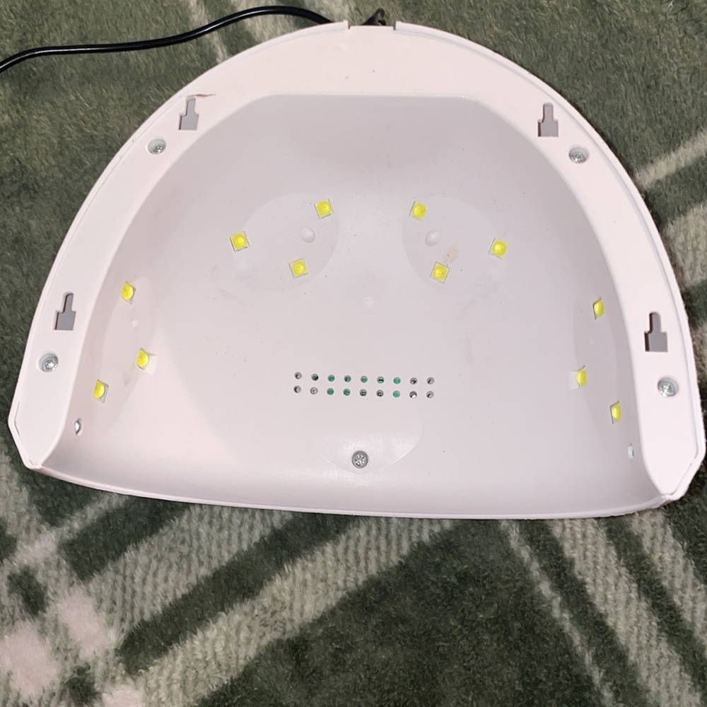 LED NAIL LAMP - Picture 2 of 2